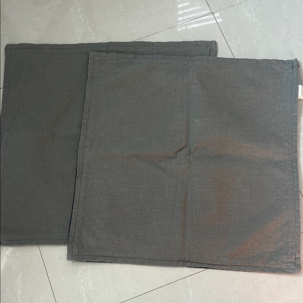 Pottery Barn Dual-Tone Gray and Black Pillow Cover - Picture 3 of 5